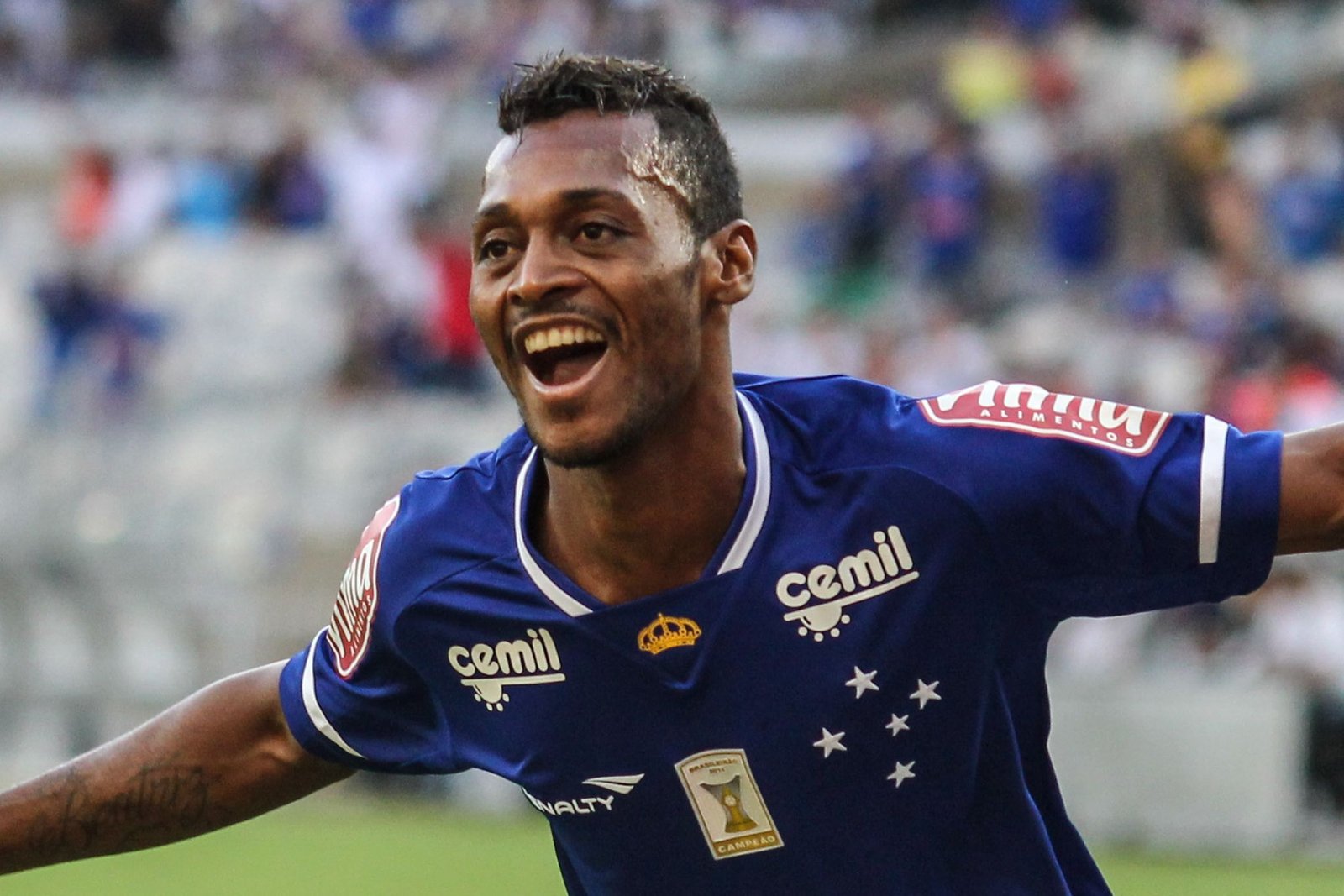 Atacante Marquinhos foi anunciado como o oitavo reforço da Raposa / Foto: Reprodução