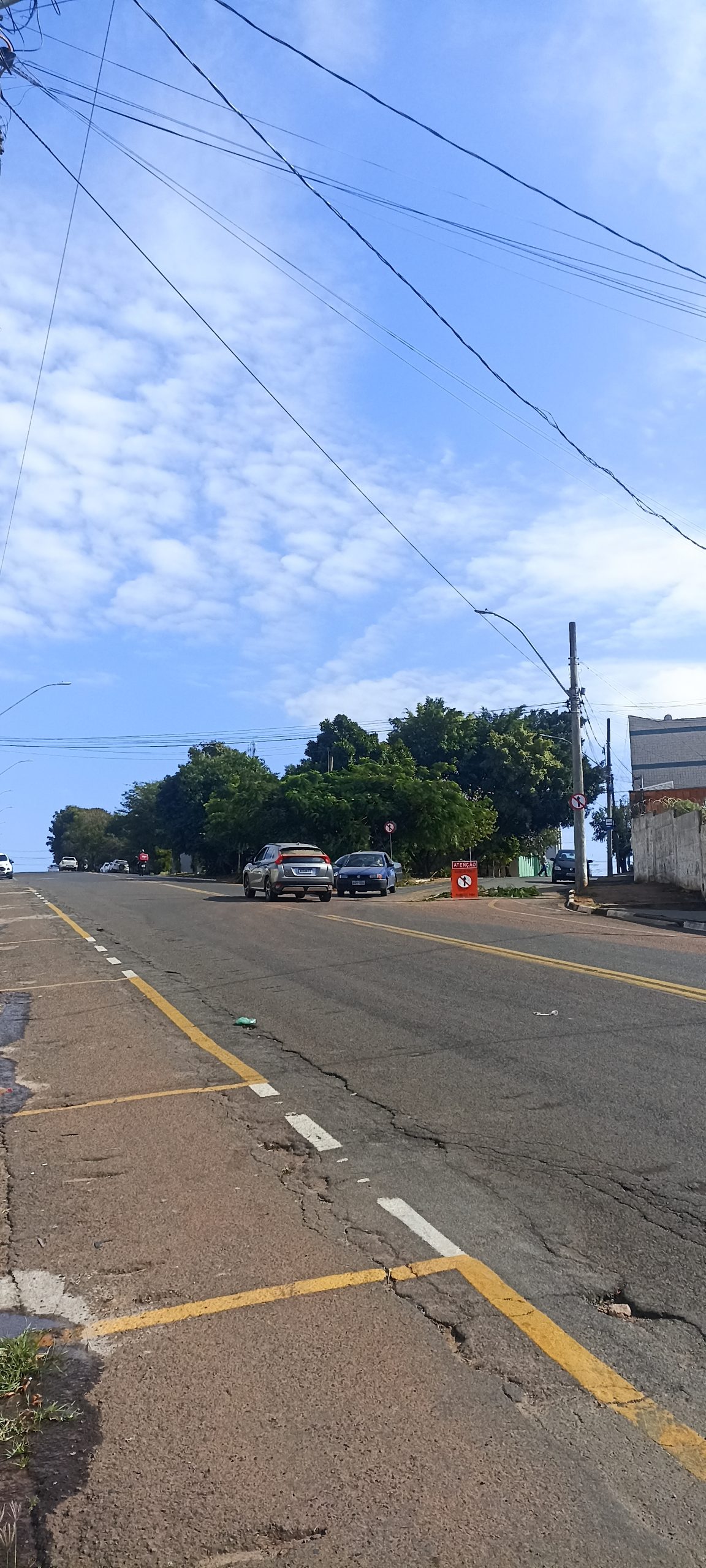 Cruzamento com a Avenida dos Expedicionários, onde mudança no fluxo da Rua São Paulo tem gerado críticas de moradores e preocupação com a segurança / Foto da Redação